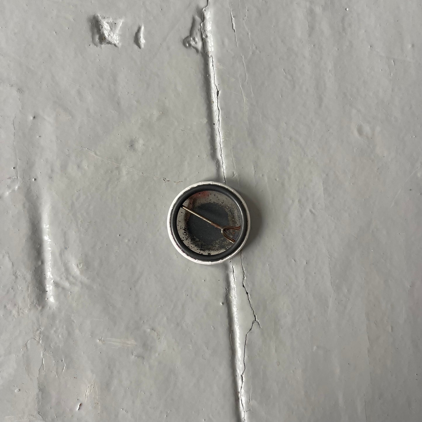 1990s ignore me pin badge