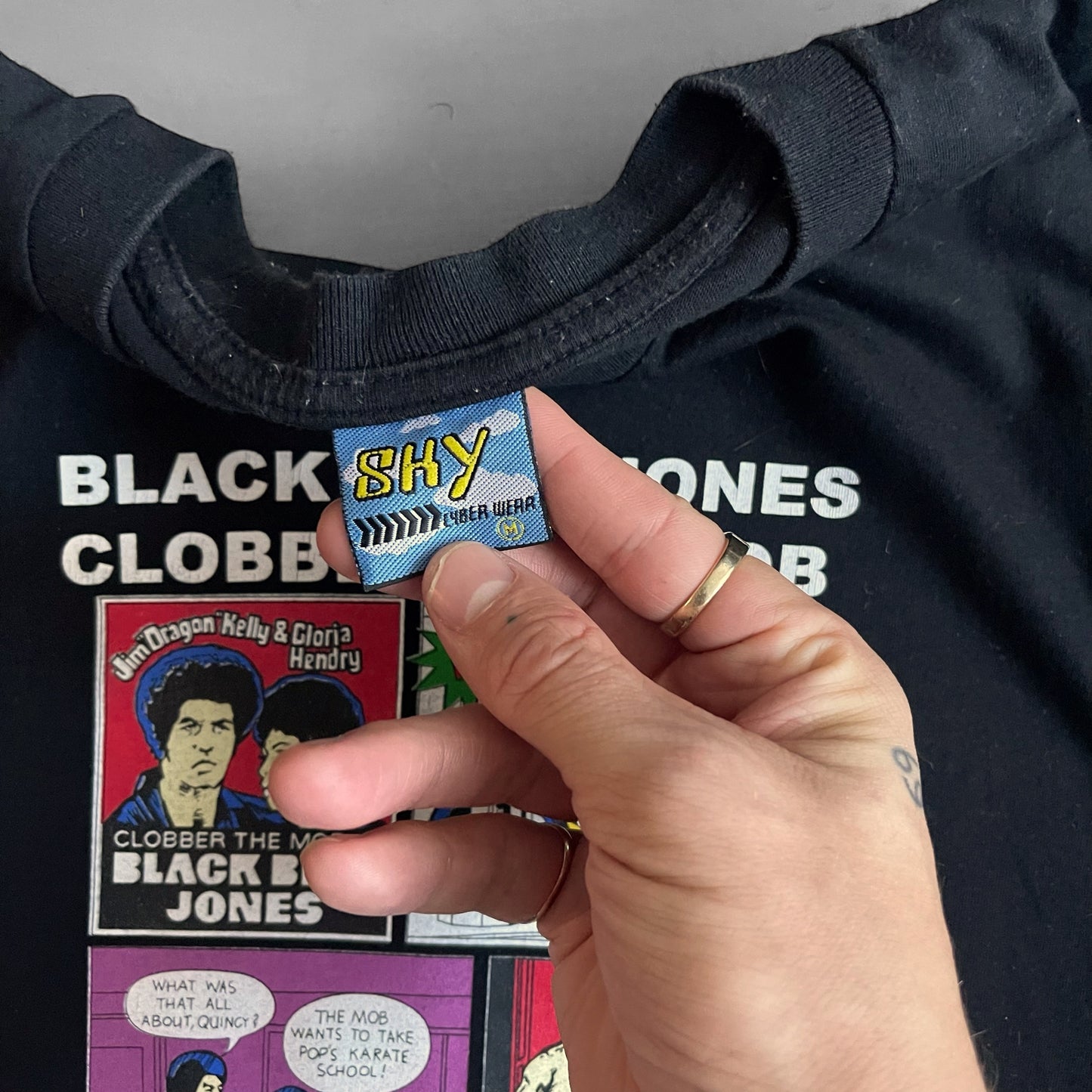 2000s Black belt jones clobber mob comic T-shirt (S/M)