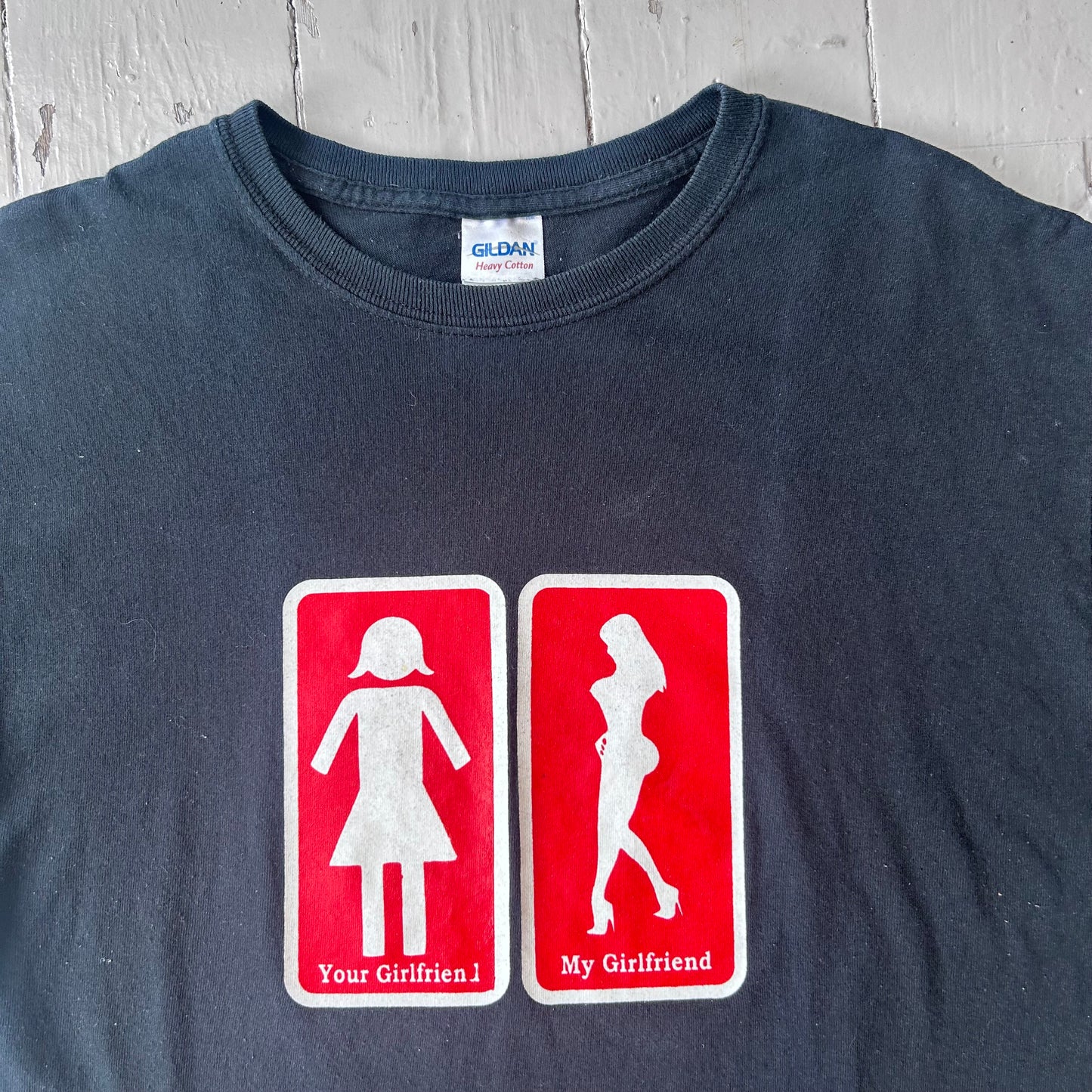 2000s your girlfriend > my girlfriend T-shirt (M)