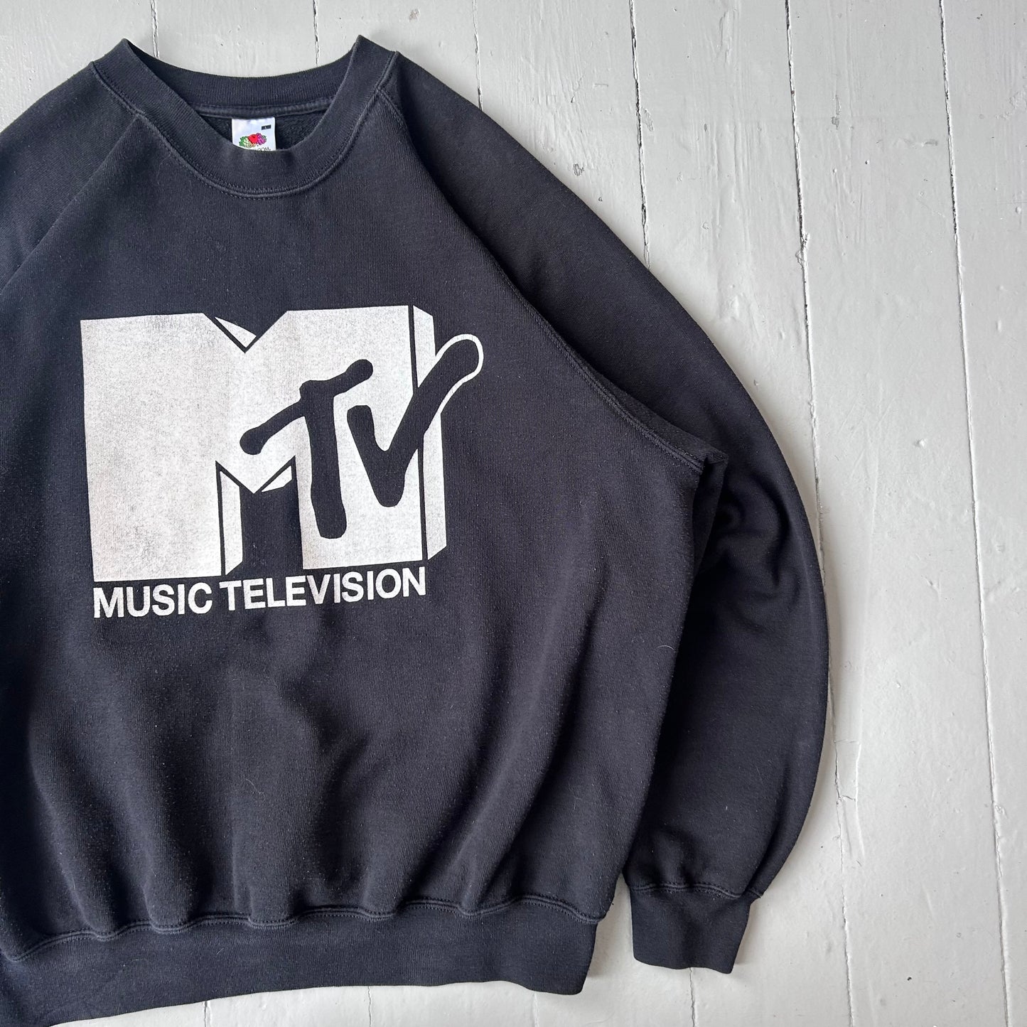 2000s MTV sweatshirt (L)