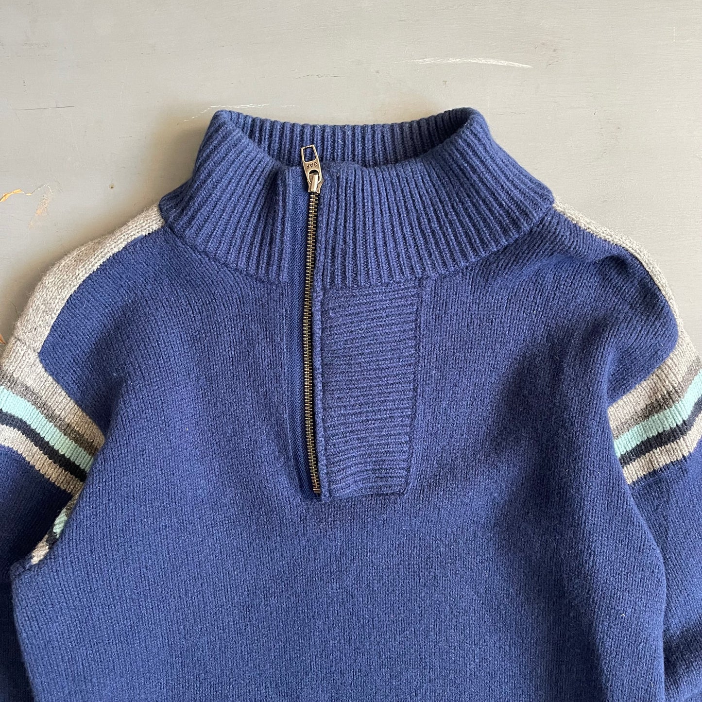 2000s GAP knitted zip jumper (S)