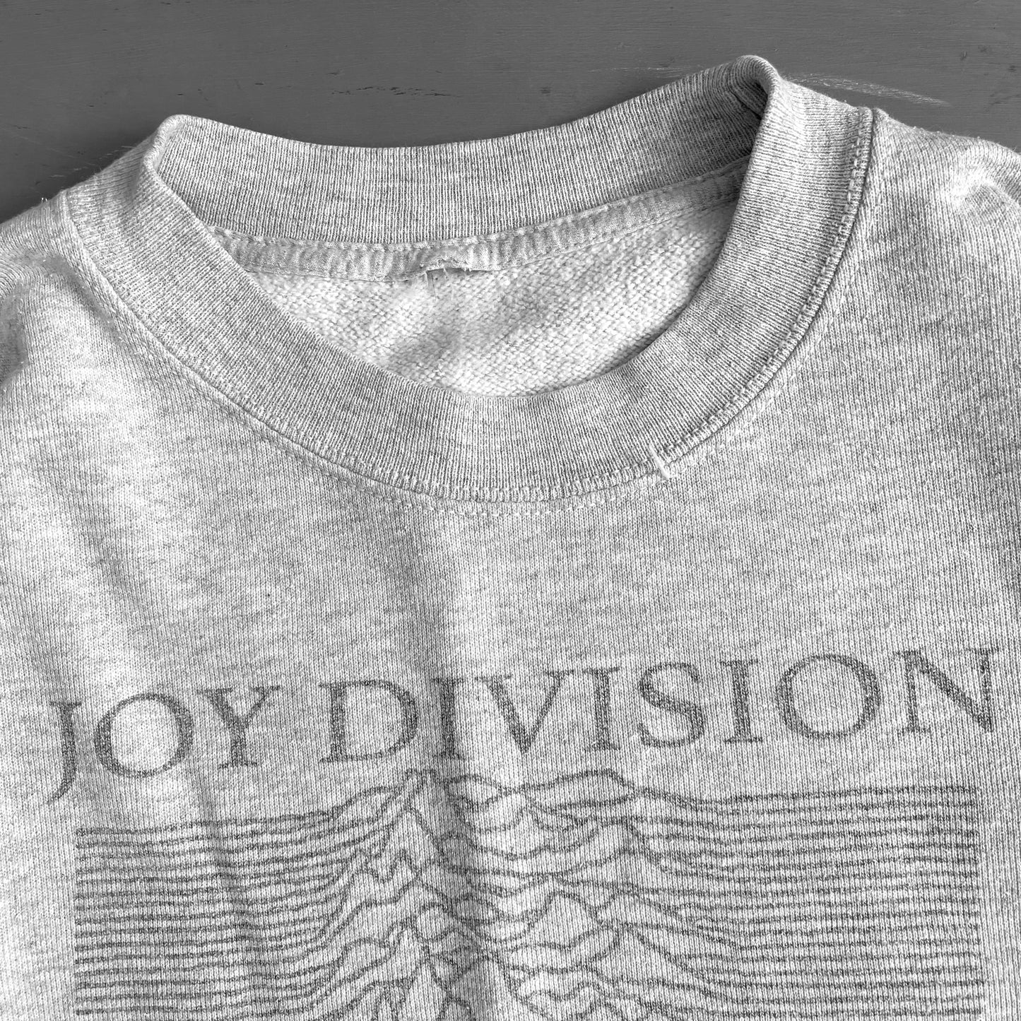 2000s Joy Division unknown Pleasures sweatshirt (L)