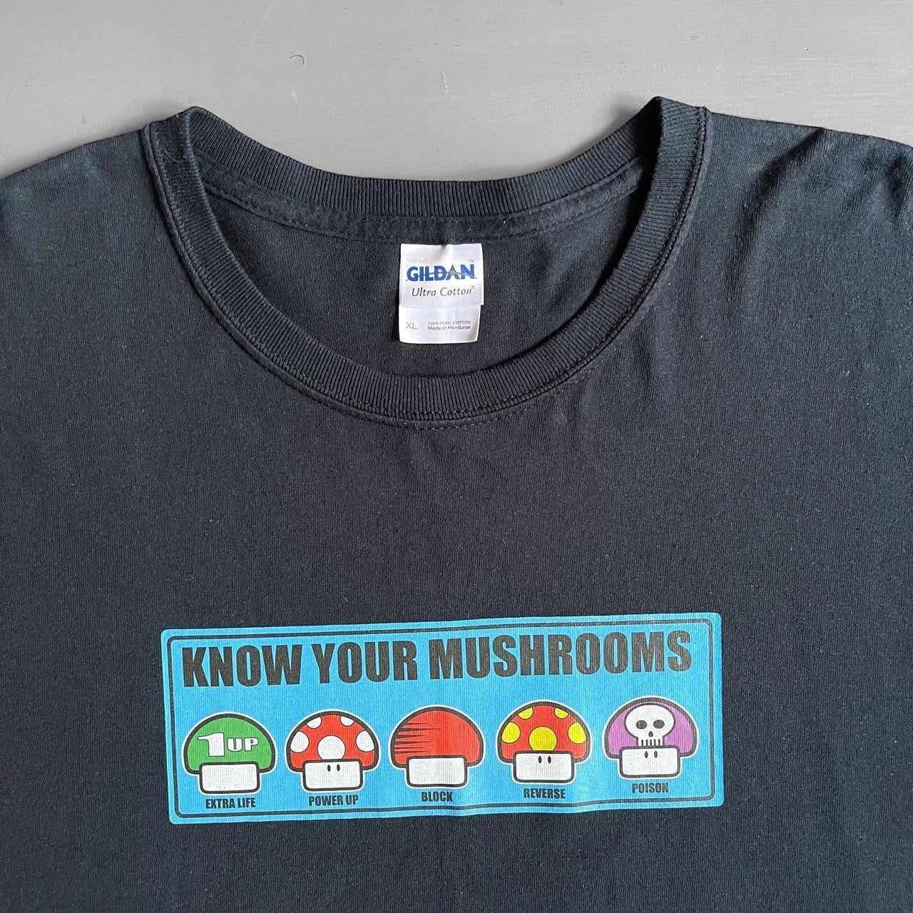 Mid 2000s Know your mushrooms Nintendo T-shirt (XL)