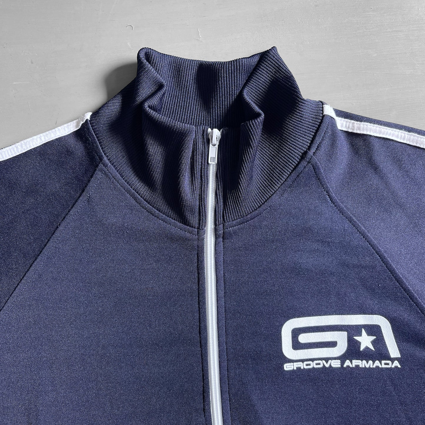 Early 2000s Groove Armada track jacket (L)