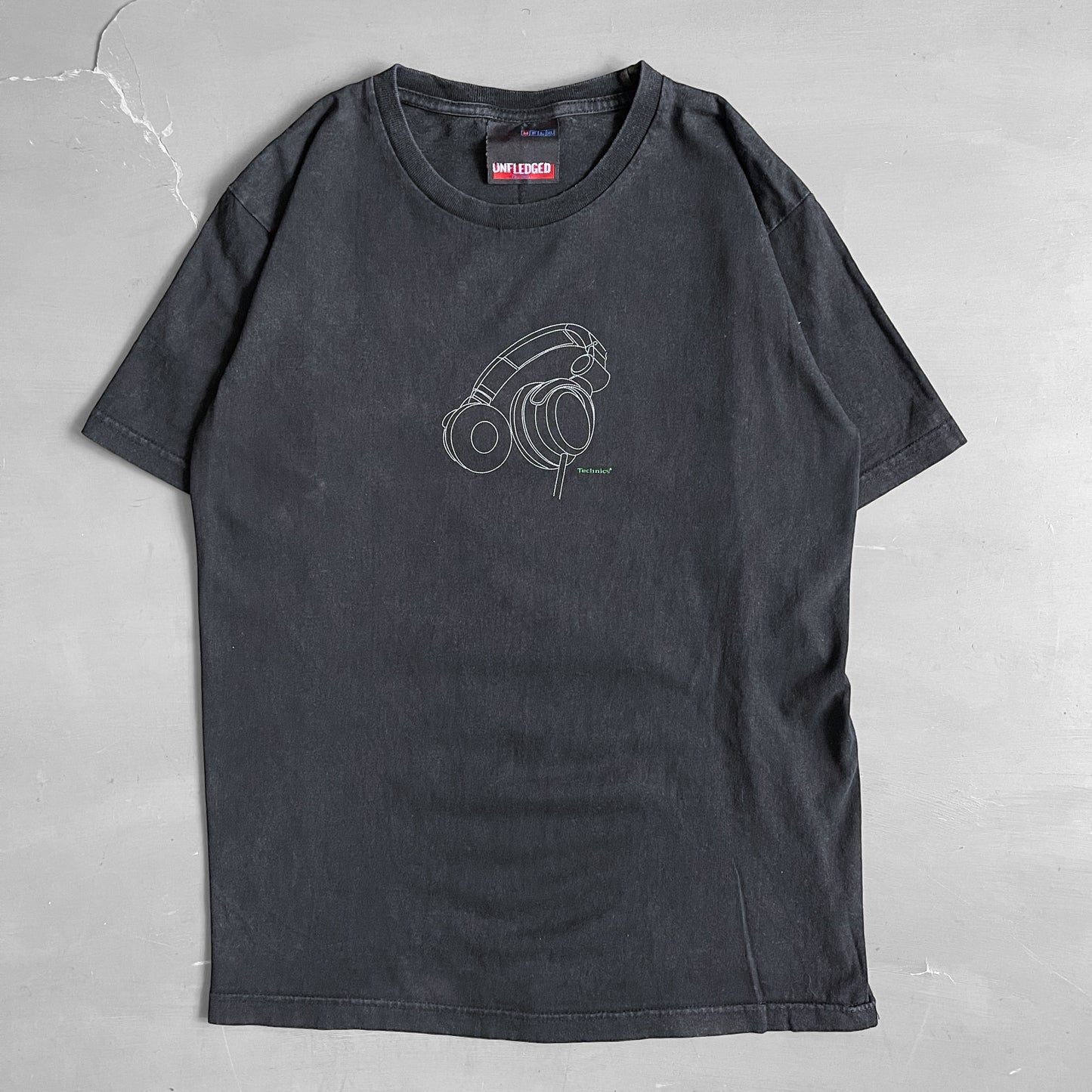 2000s Technics headphones T-shirt (S/M)