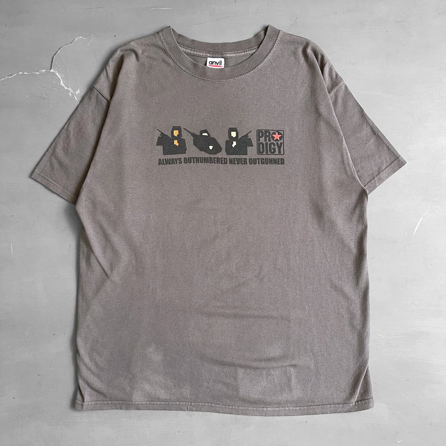 2004 The Prodigy always outnumbered never outgunned album T-shirt (L)
