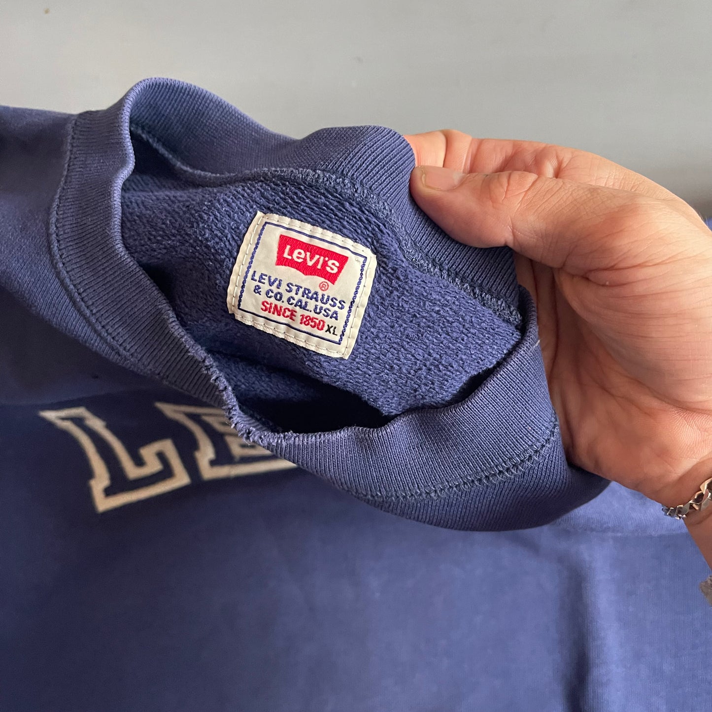1990s Levi’s sweatshirt (L/XL)