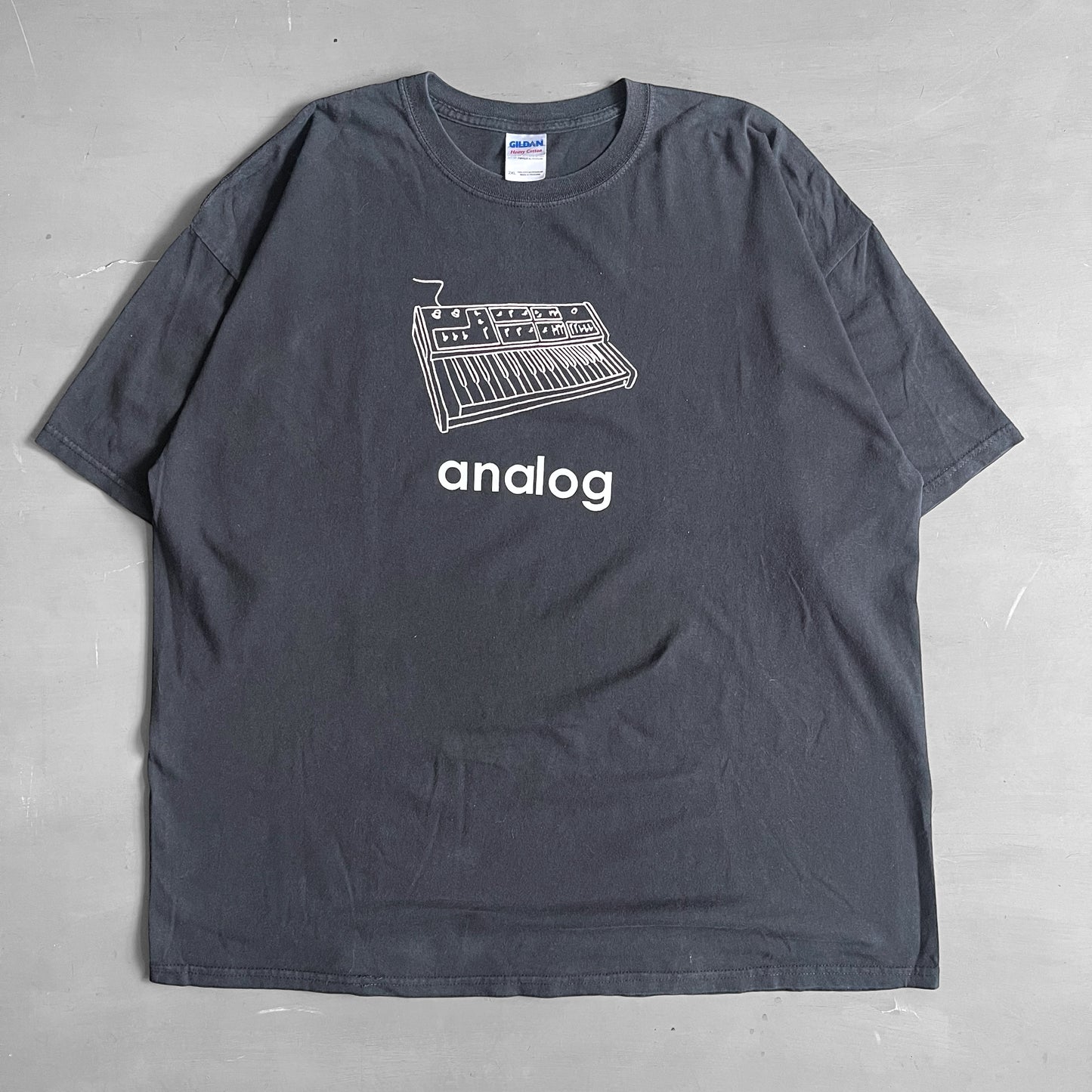 Mid 2000s analog T-shirt (XXL)