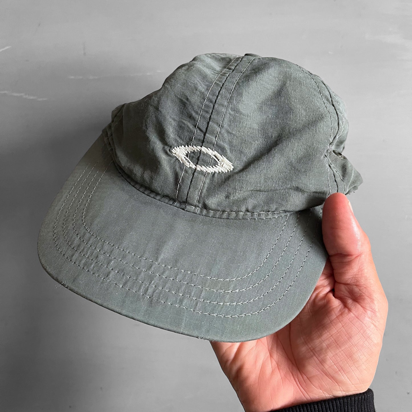 1990s Oakley software cap