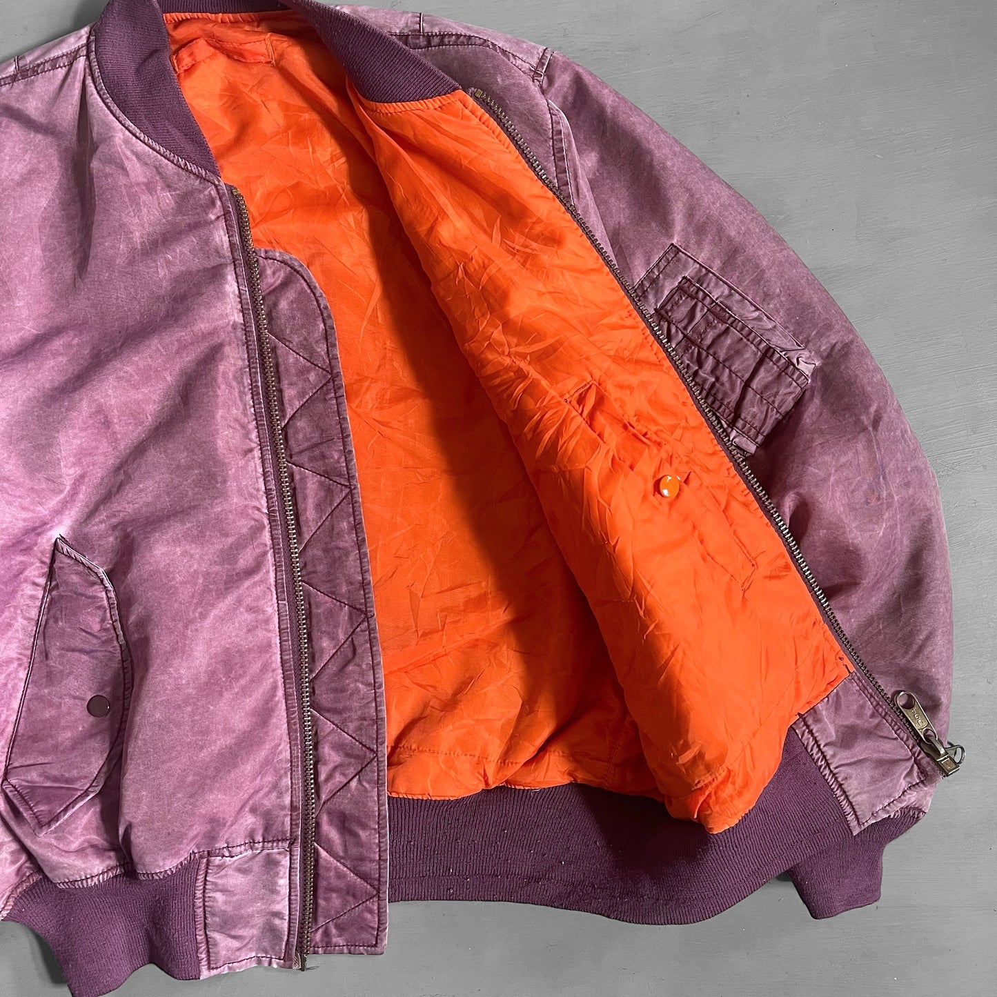 1990s sun faded bomber jacket (L)