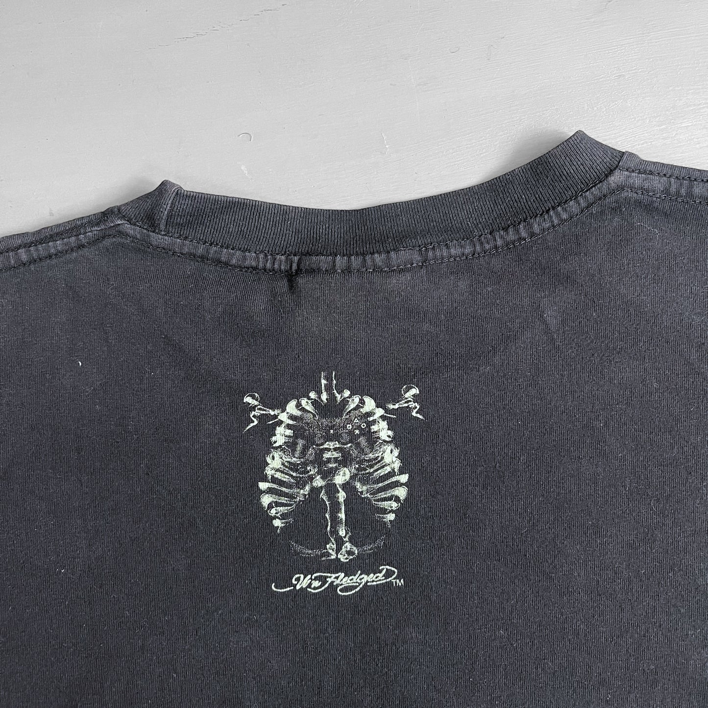 2000s Unfledged ribs PlayStation T-shirt (S/M)