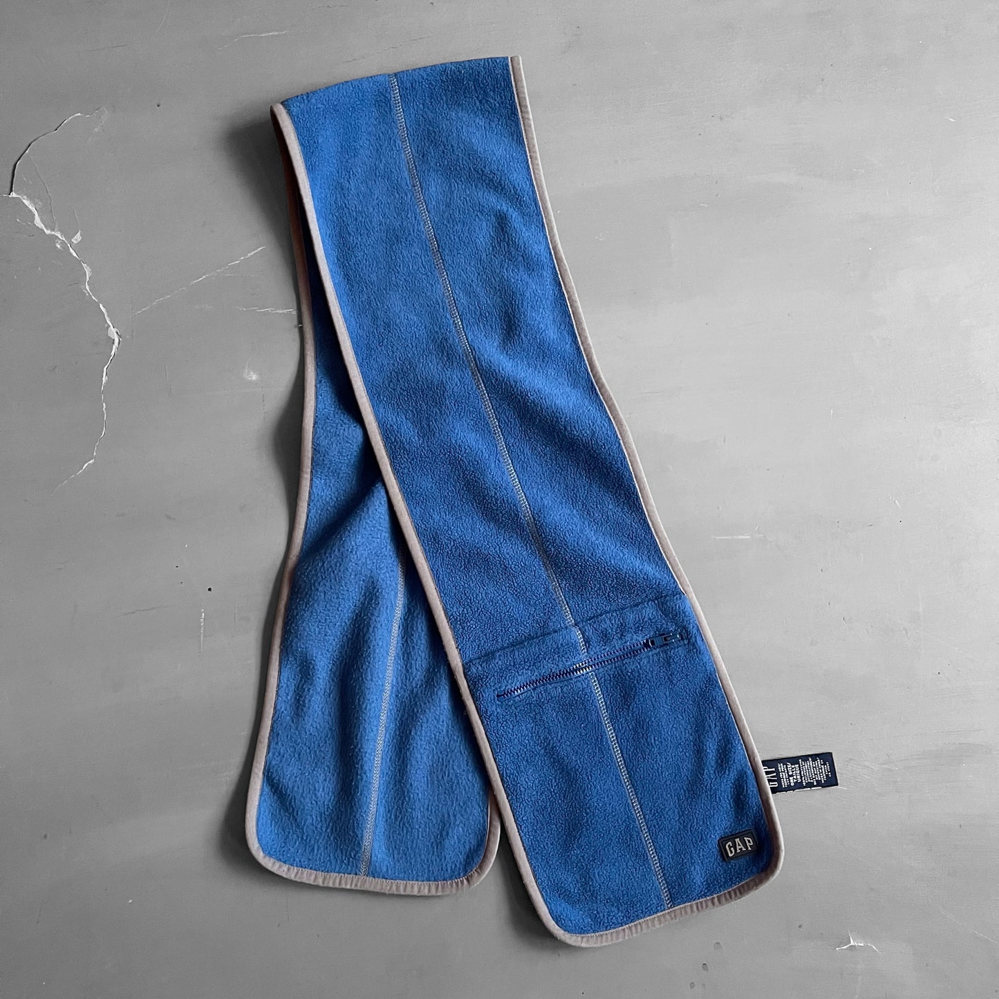 2002 GAP zip scarf
