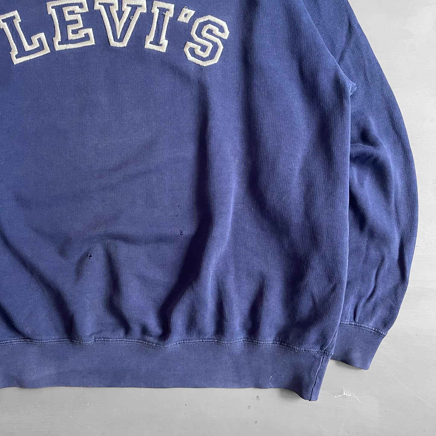 1990s Levi’s sweatshirt (L/XL)