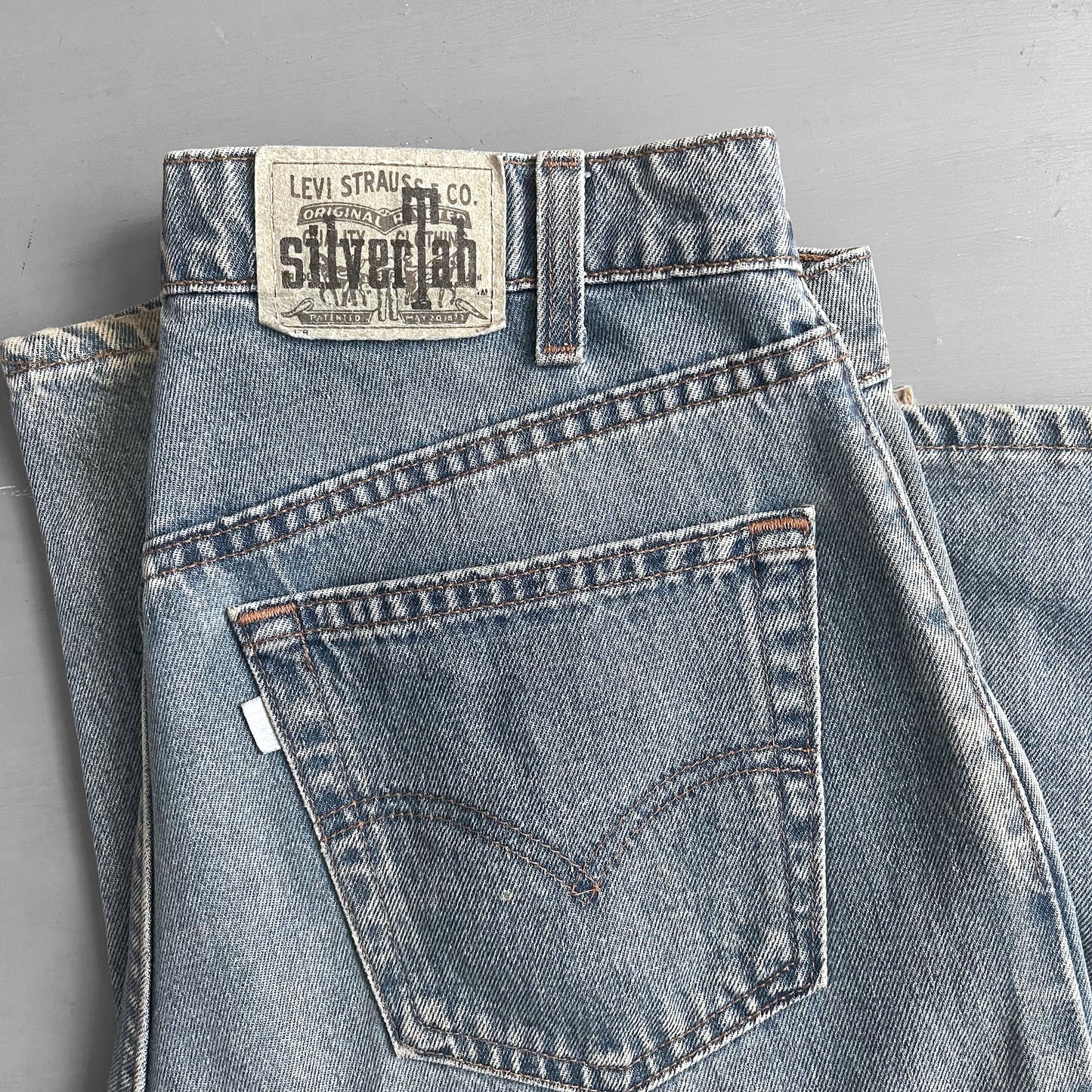1990s Levi’s silvertab baggy (33 waist)