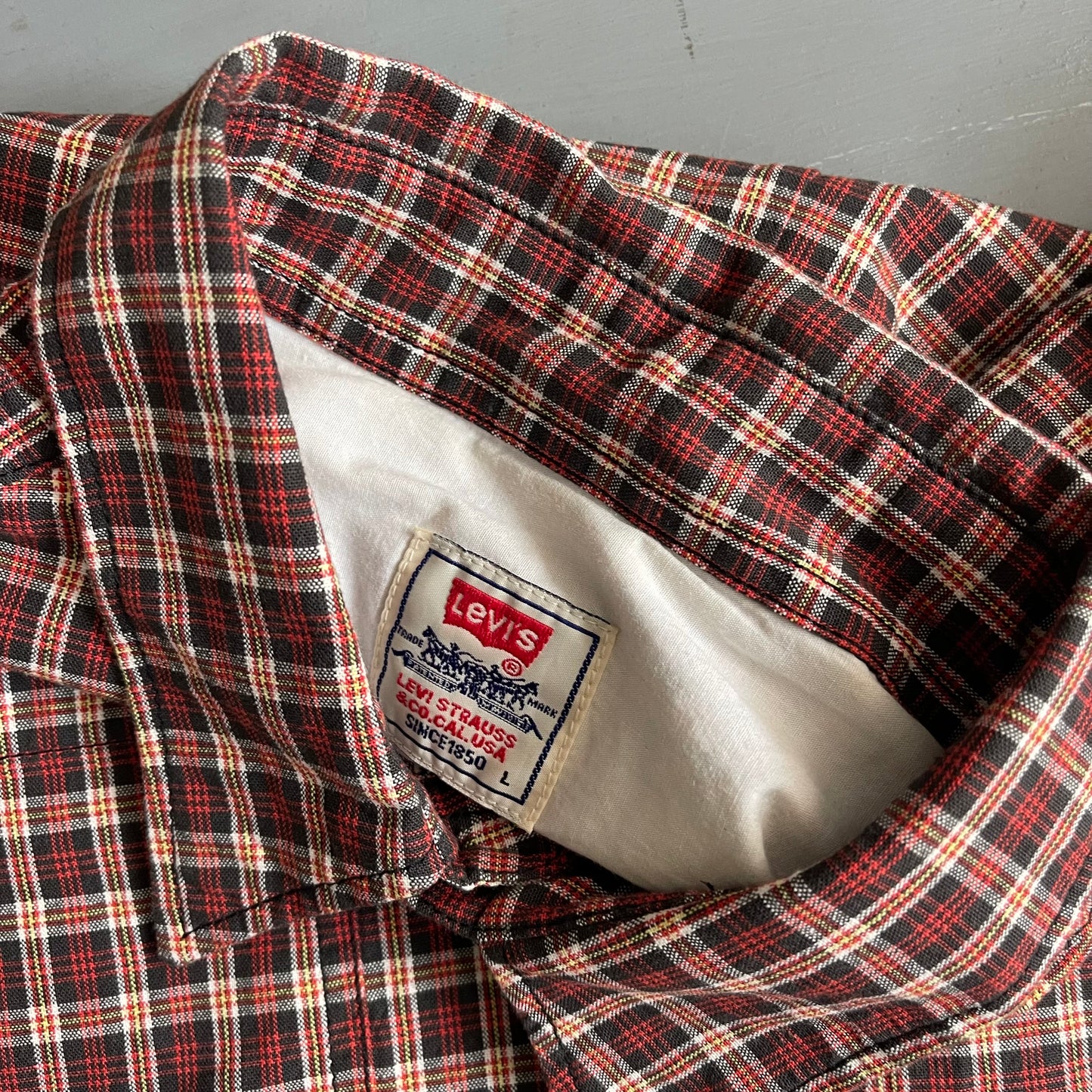 1990s Levi’s flannel over shirt (XL)