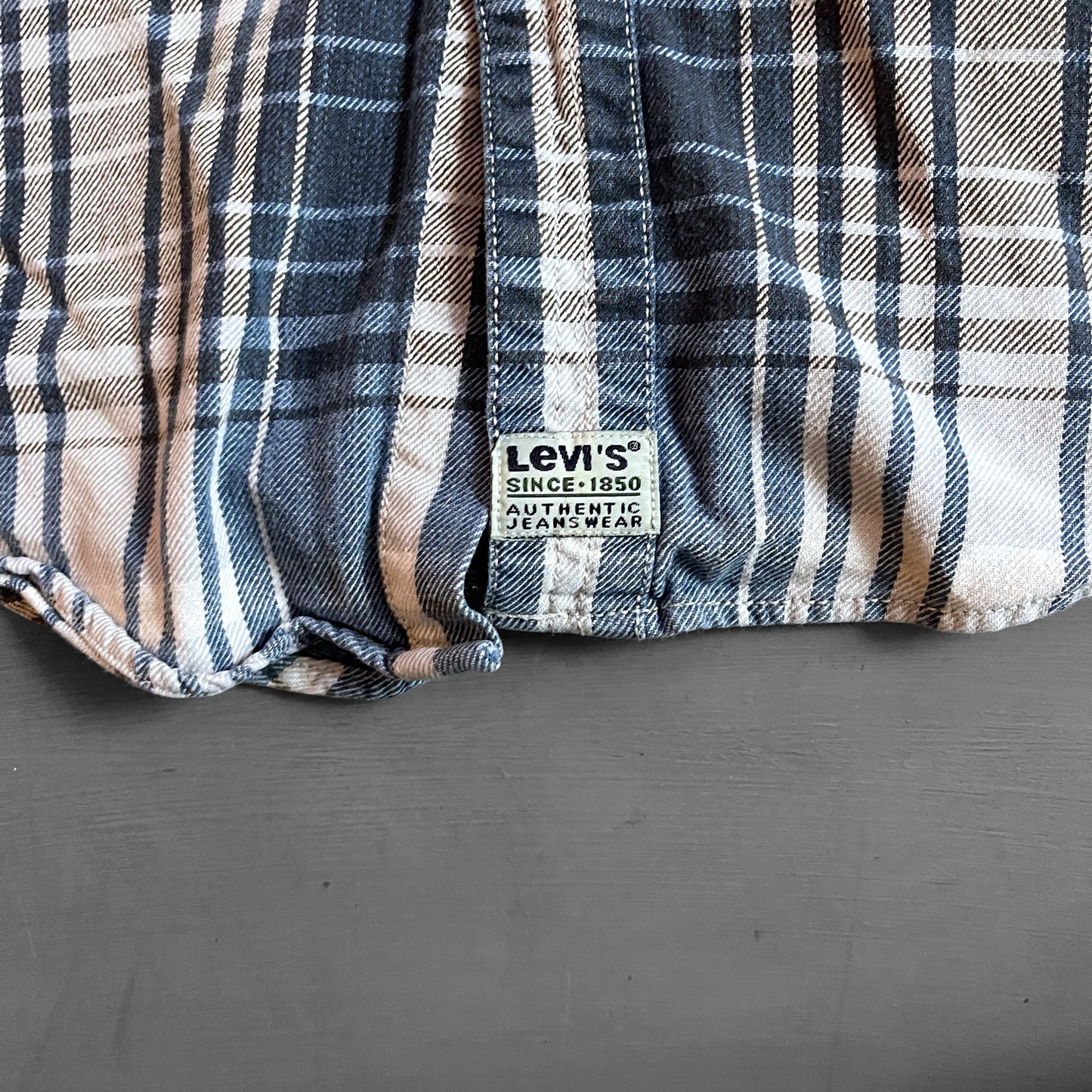 1990s Levi’s flannel shirt (L/XL)