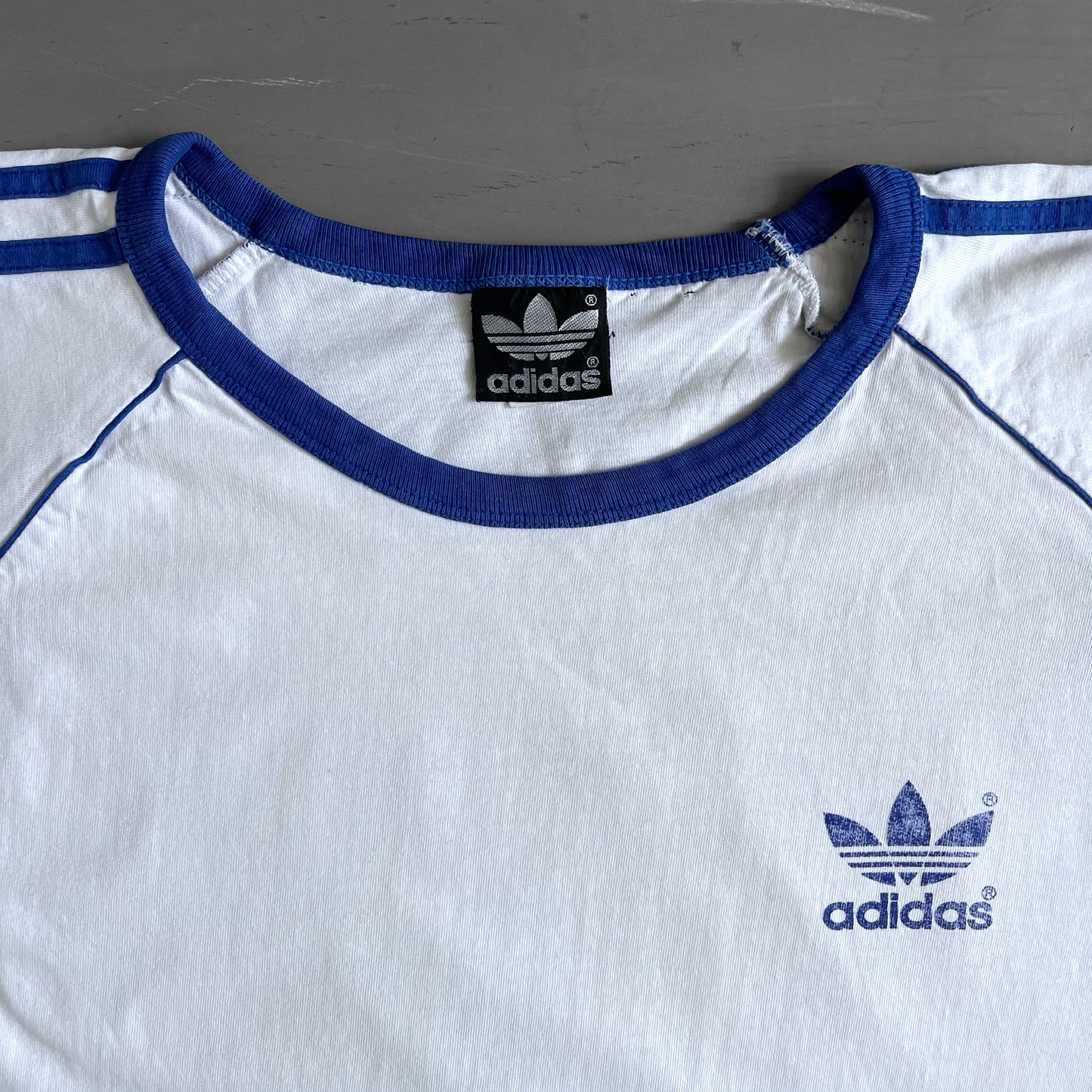 1990s Adidas T-shirt (M/L)