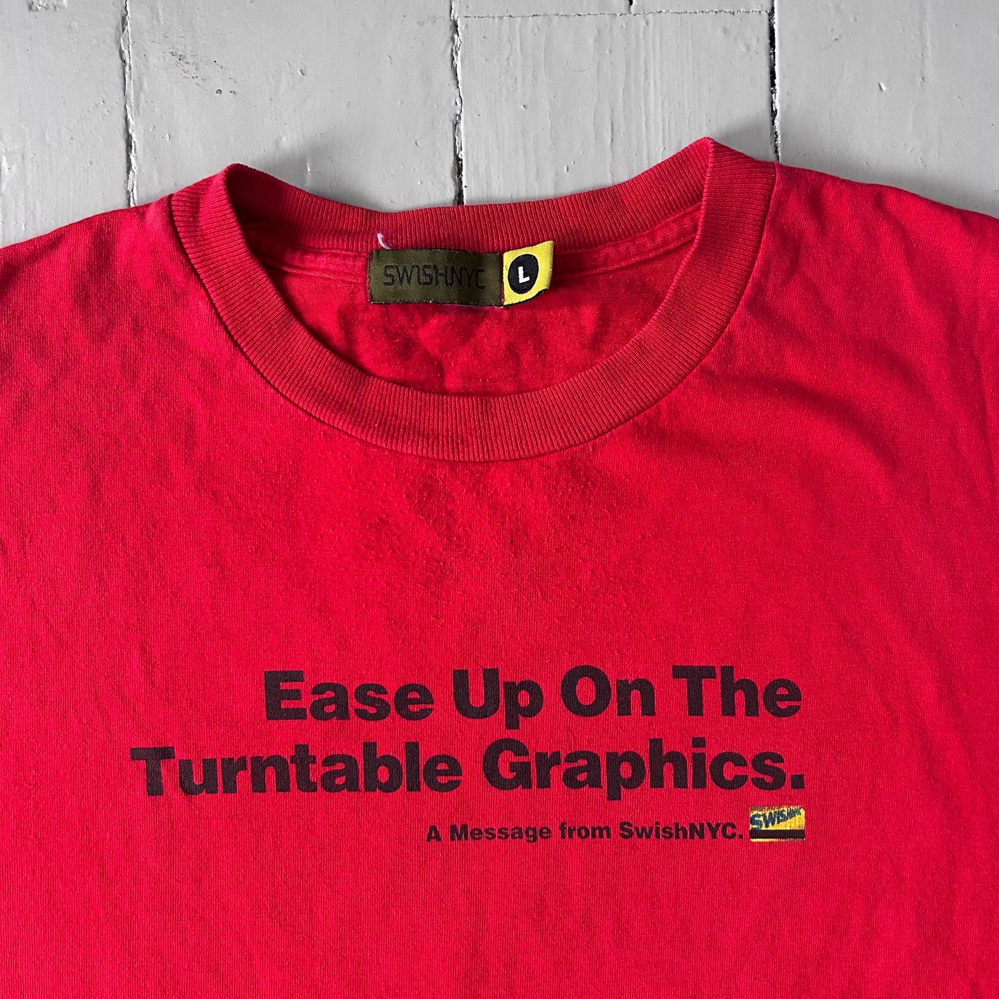 2000s Swish NYC ease up on the turntable graphics T-shirt (L)