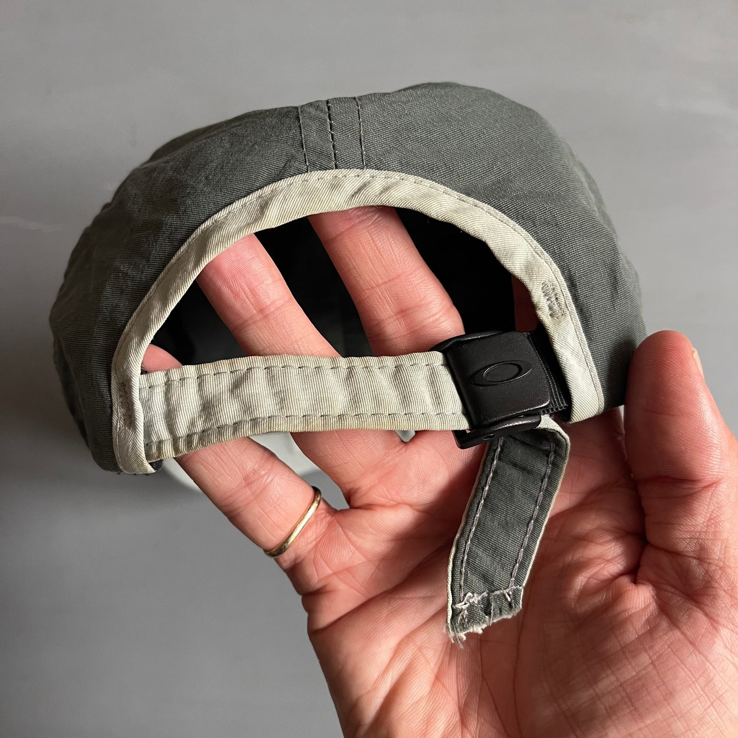 1990s Oakley software cap