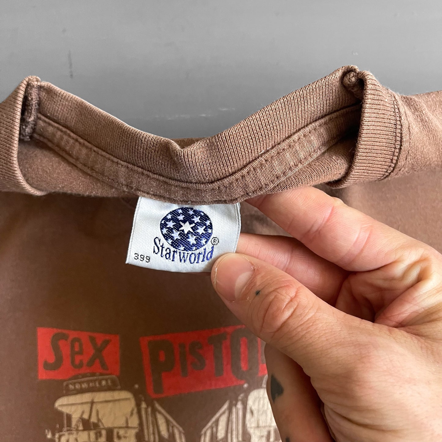 2005 Sex Pistols pretty Vacant T-shirt (S/M)