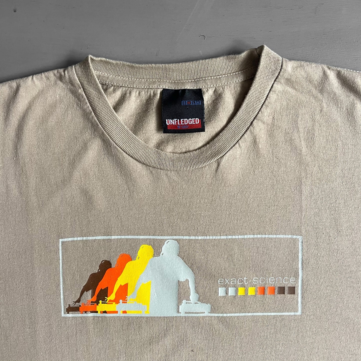 Early 2000s turntabalist exact science T-shirt (L)
