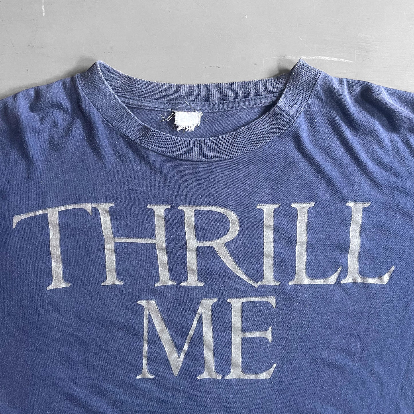 1992 Thrill me simply Red T-shirt (L)