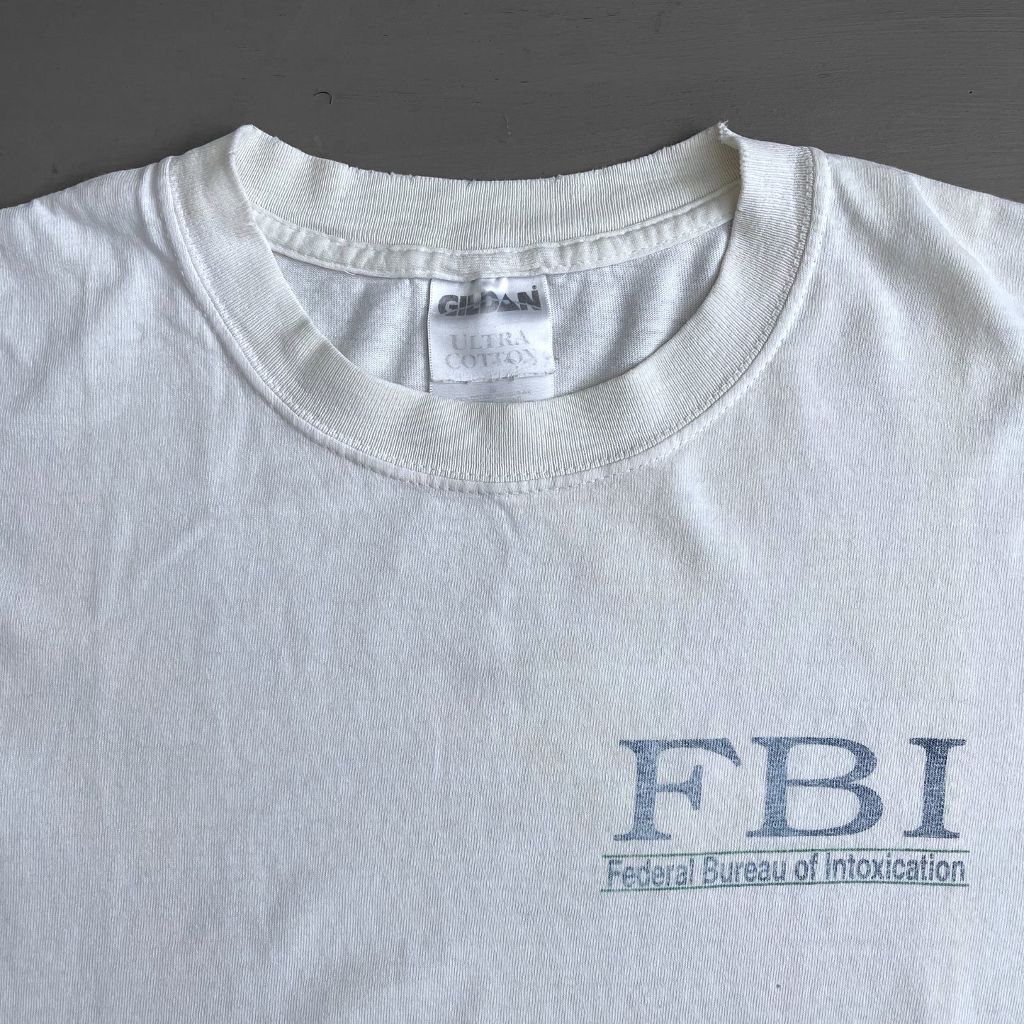 1990s F.B.I federal bureau of intoxication parody T-shirt (M)