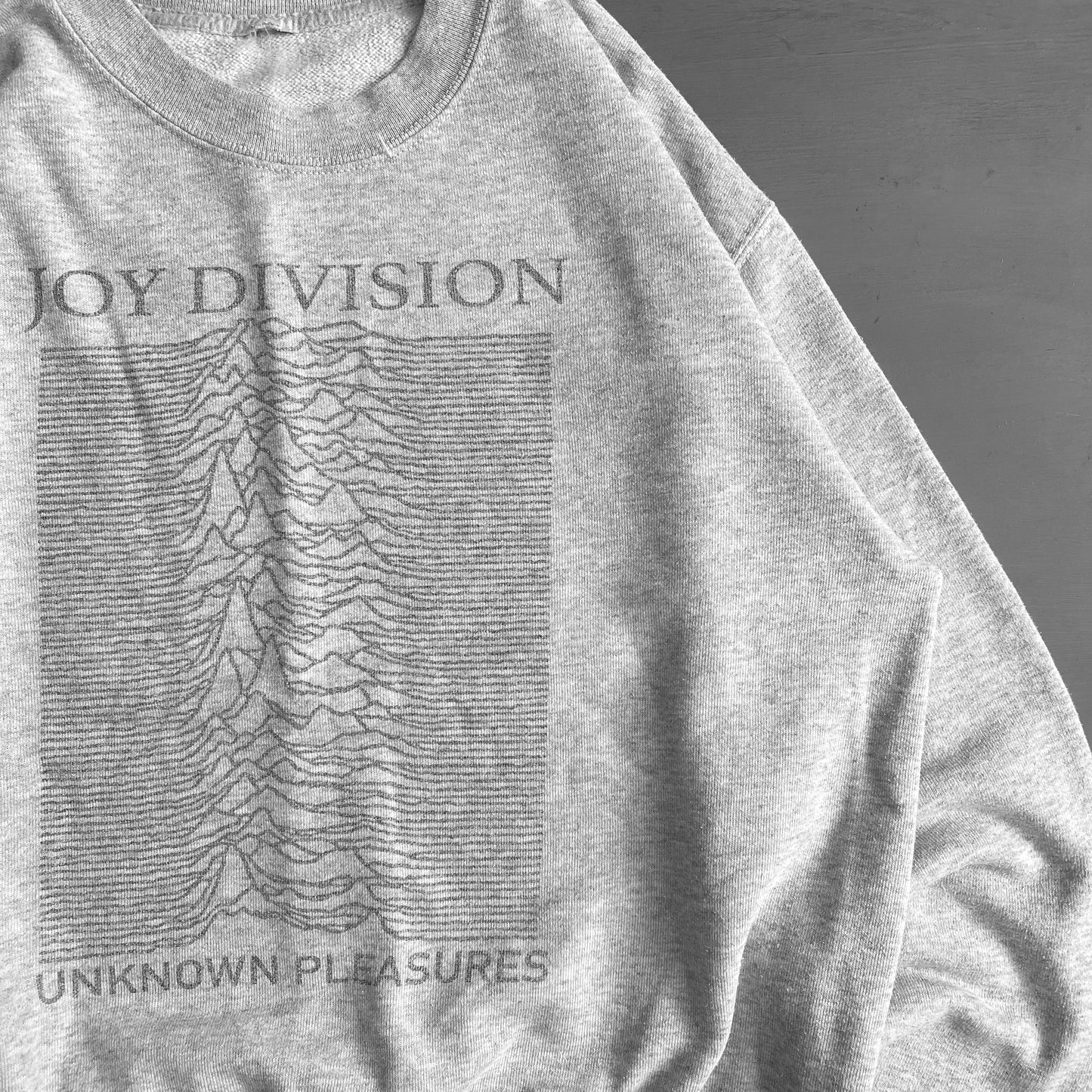 2000s Joy Division unknown Pleasures sweatshirt (L)