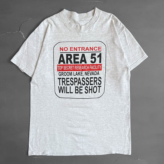 1990s Area 51 trespassers will be shot T-shirt (M)