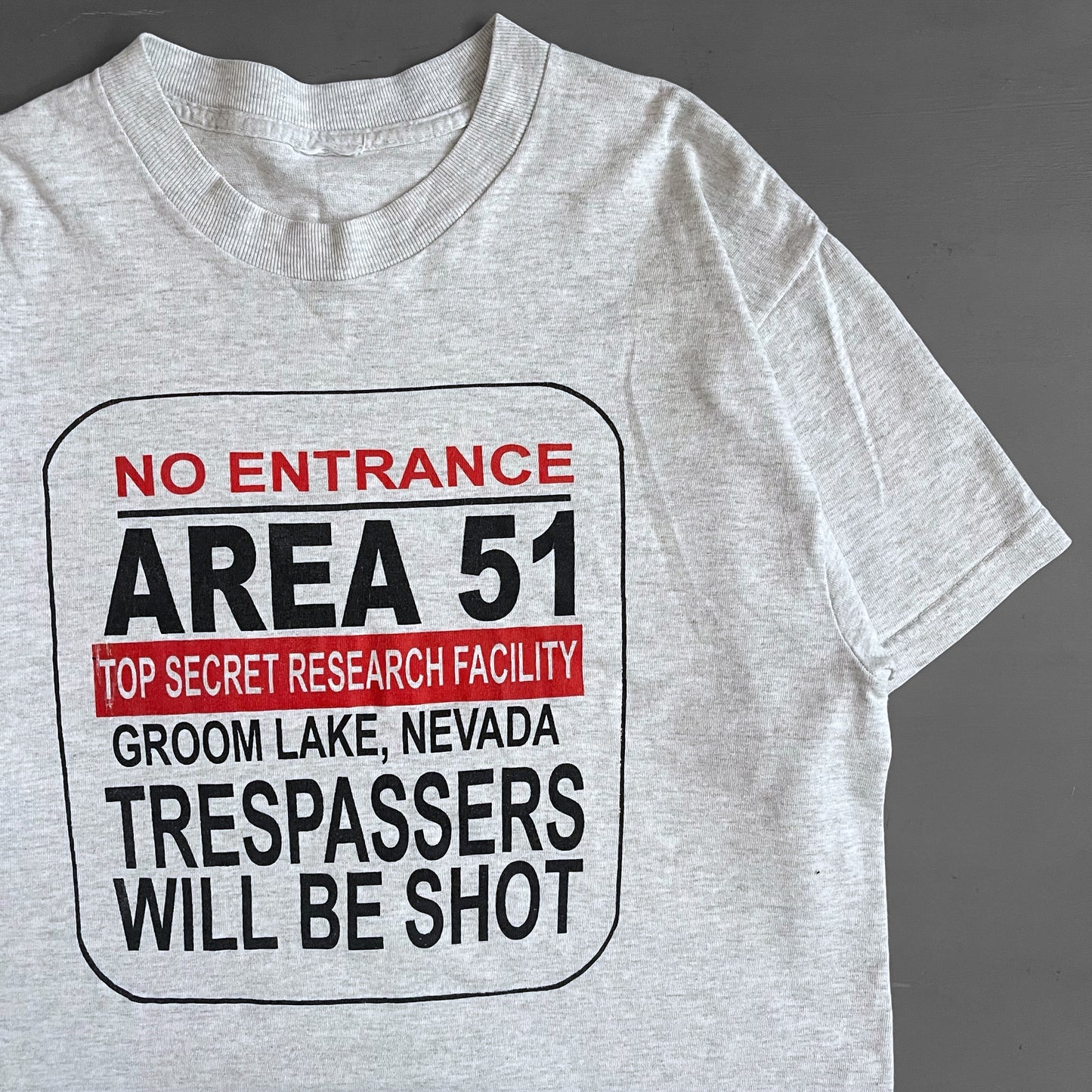 1990s Area 51 trespassers will be shot T-shirt (M)