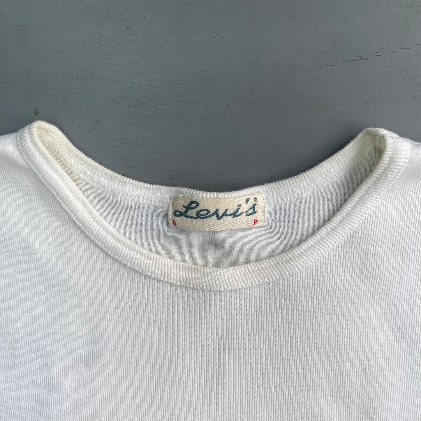 2000s Levi’s women baby doll T-Shirt (XS)