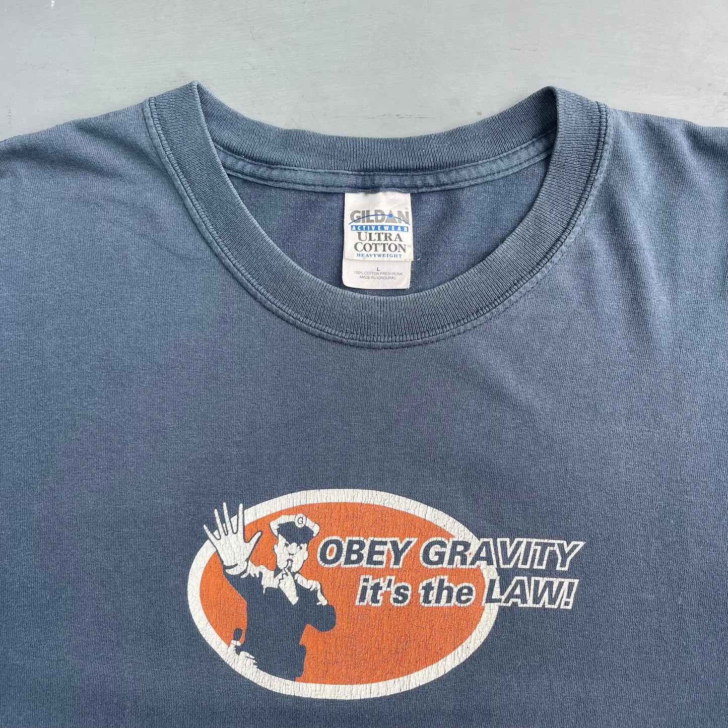 2000 obey gravity it’s the Law ! T-Shirt (L)