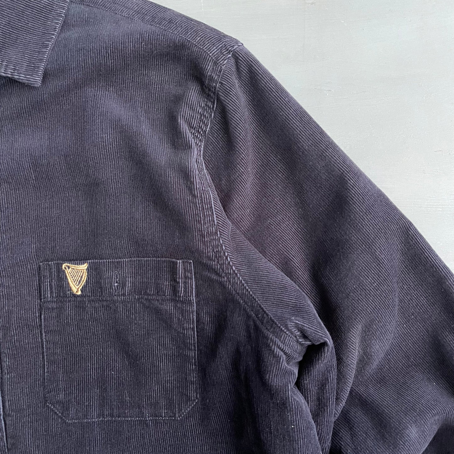 Early 2000 Guinness fleece corduroy over shirt / jacket (L)