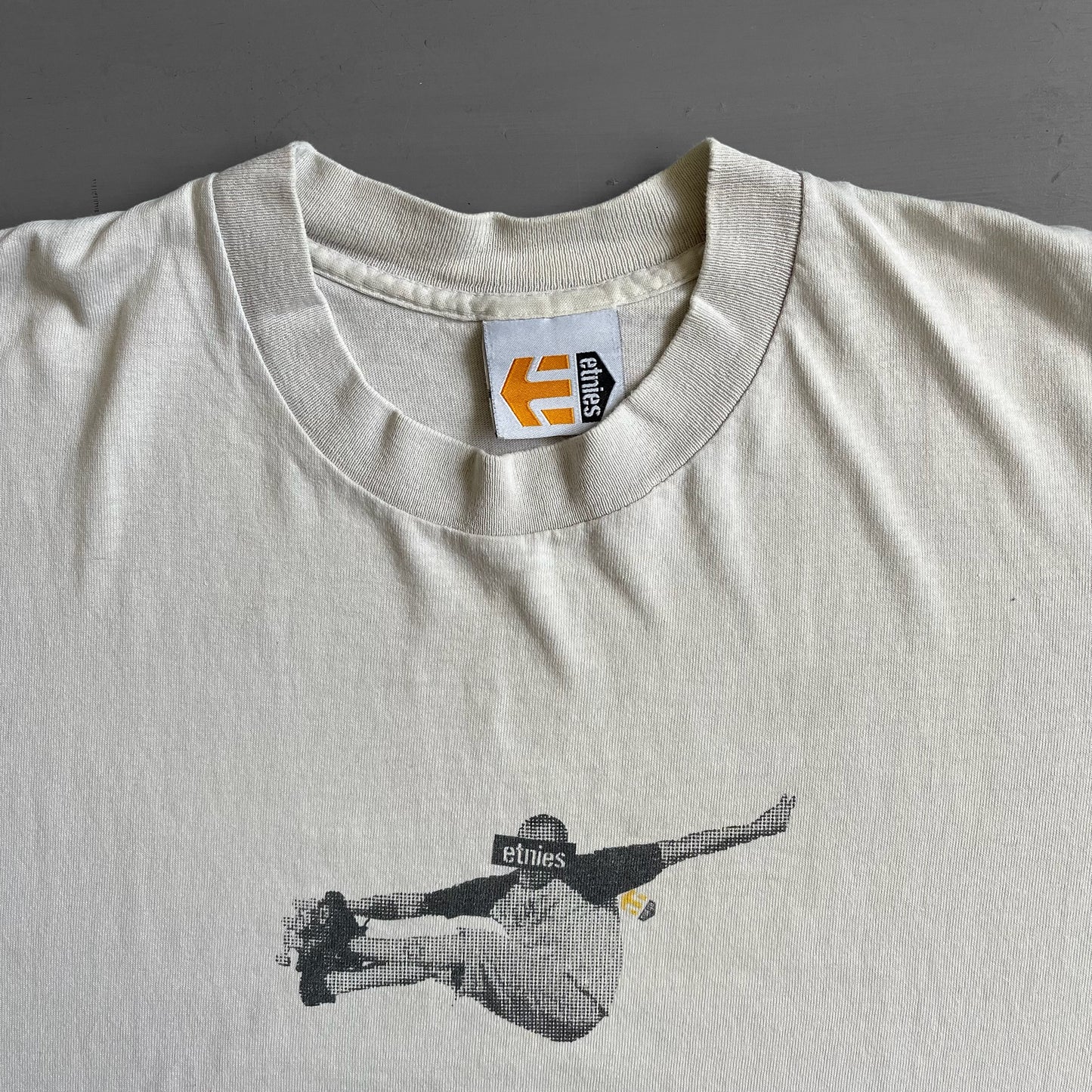 Early 2000 ETNIES skater T-shirt (L)