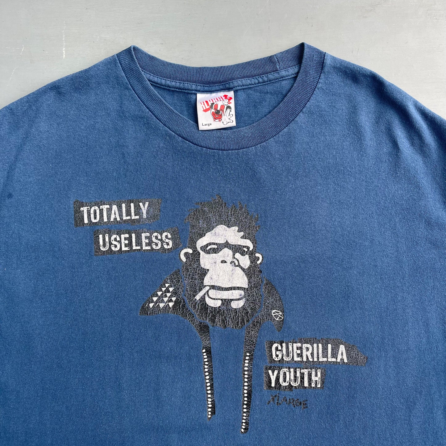 1990s X-Large totally useless gorilla T-Shirt (L)