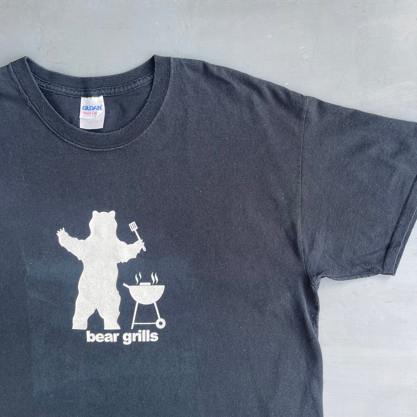 2000 Bear Grills parody T-Shirt (L)