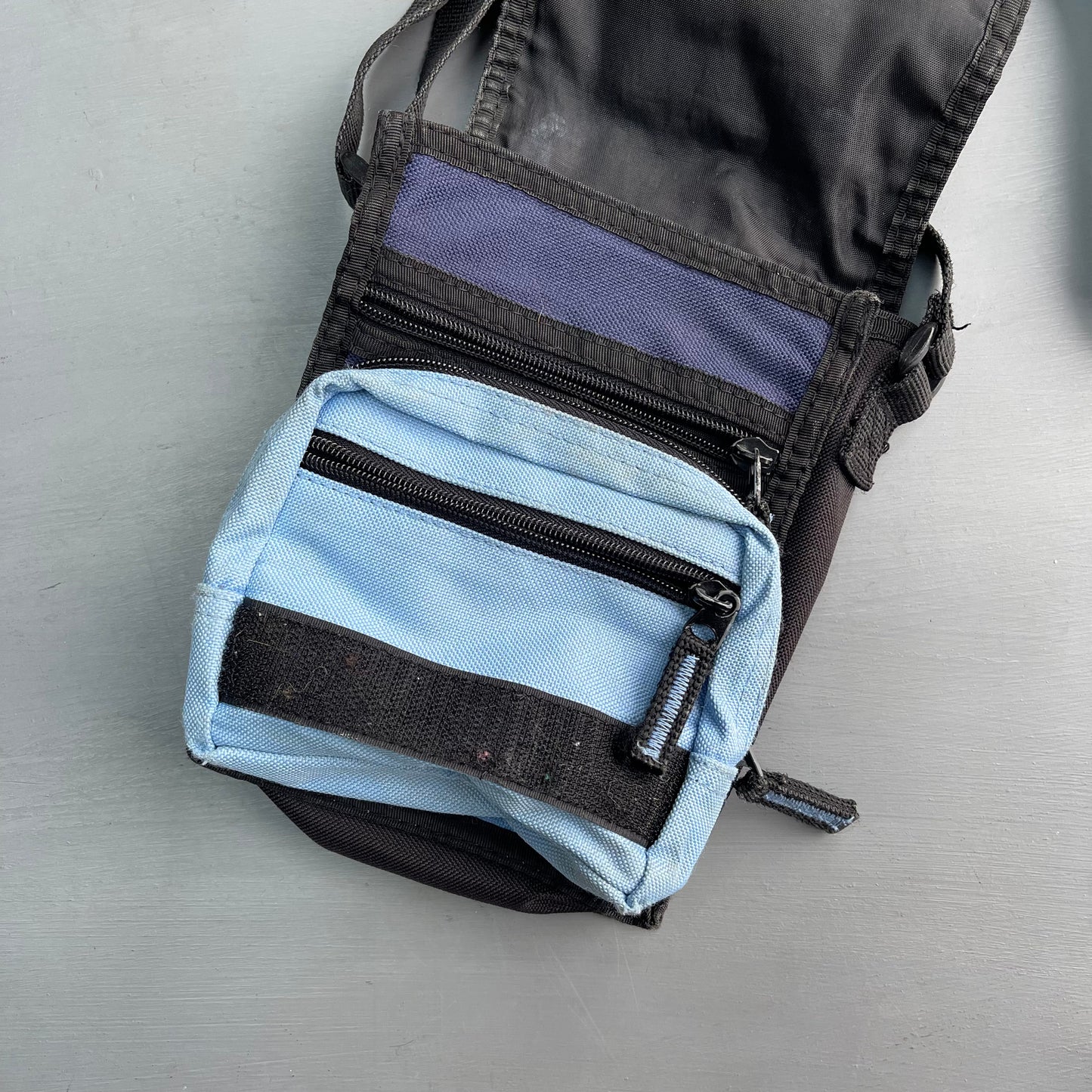 2000s Airwalk side bag