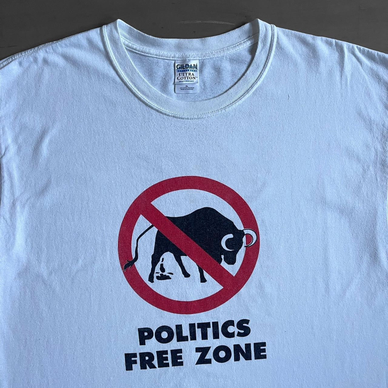 2000s politics free zone T-shirt (XL)