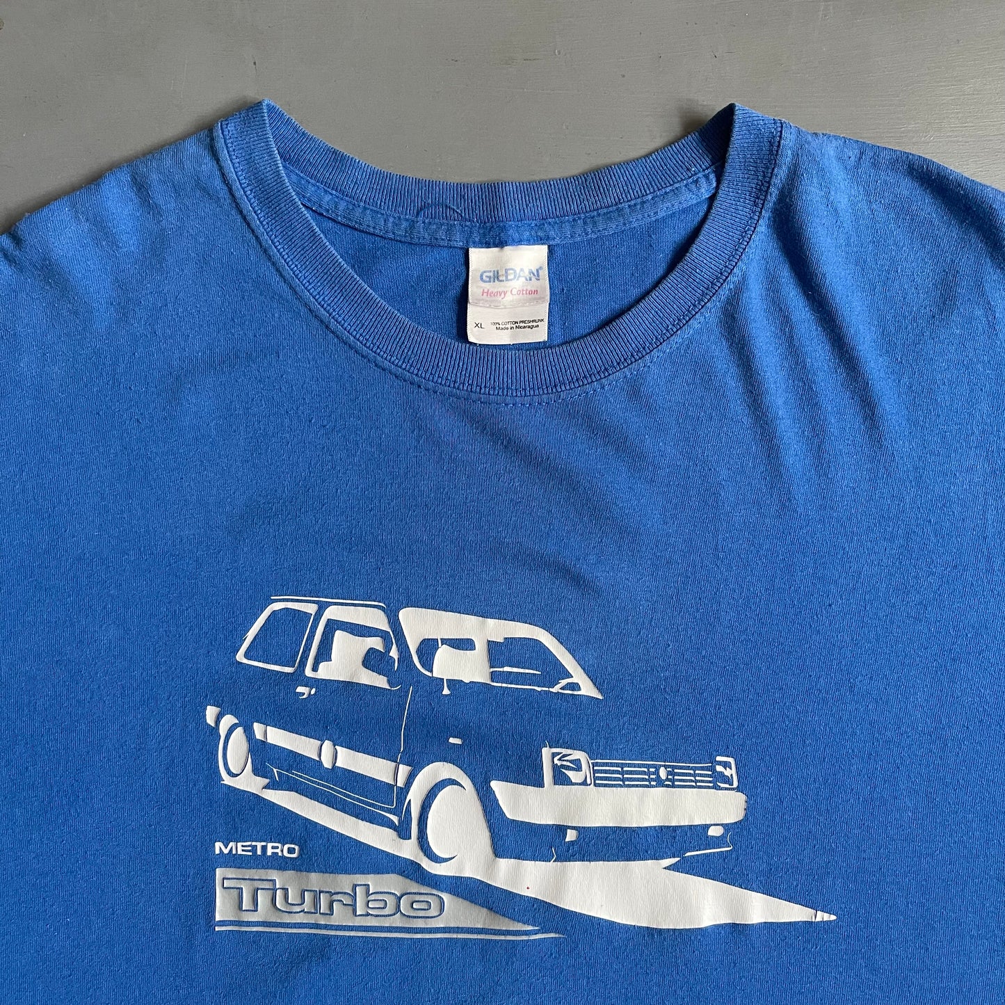 Early 2000s Metro turbo car T-Shirt (XL)