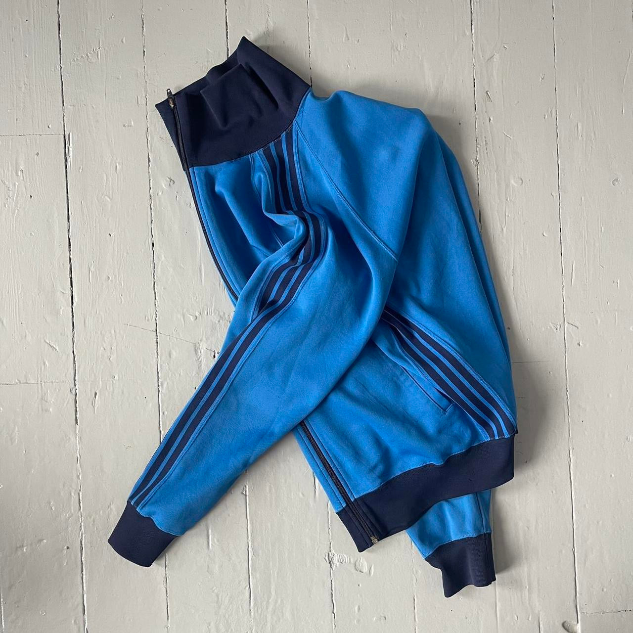 Early 2000s Adidas track jacket (M)