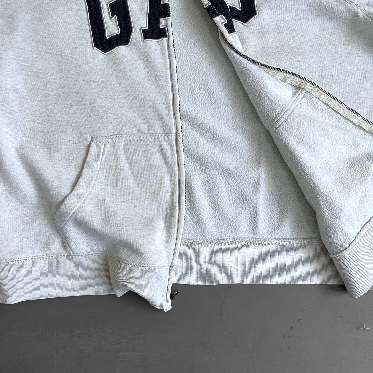 2000s GAP zip hoodie (XL)