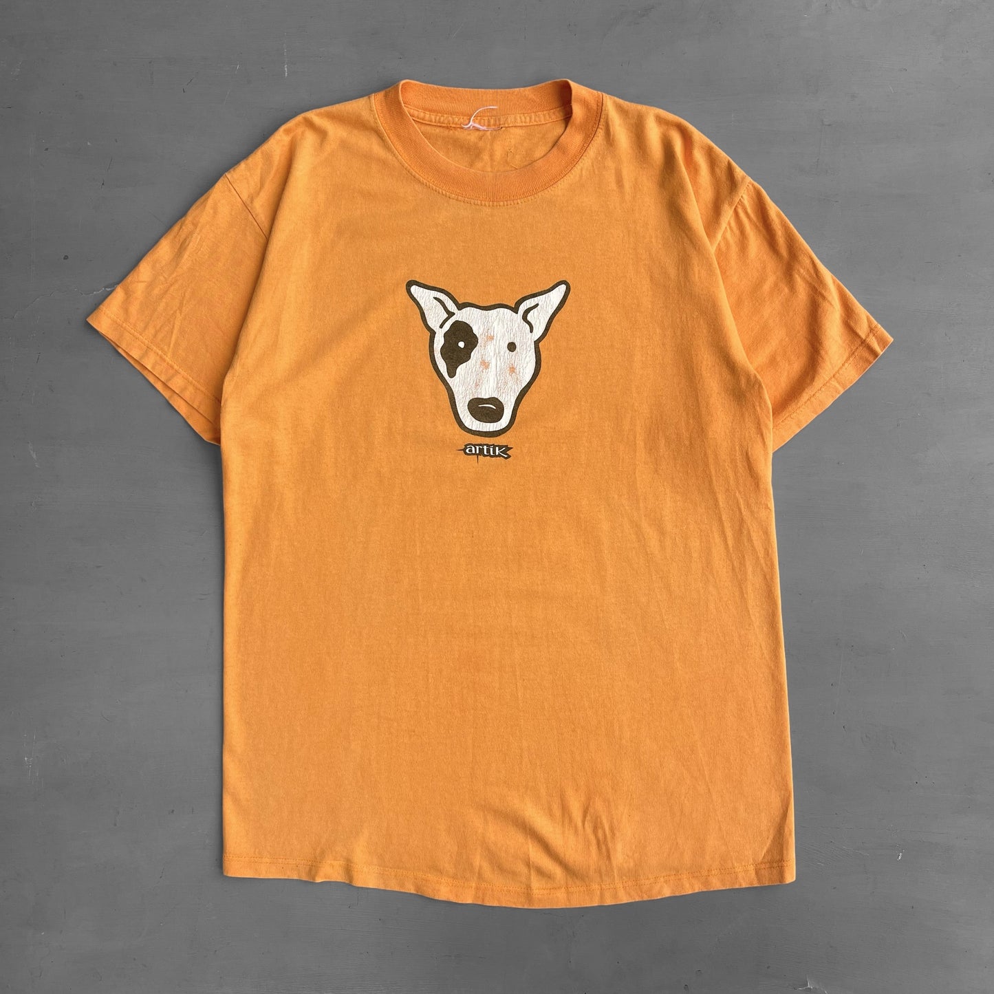 Early 2000s Artik dog T-Shirt (M/L)