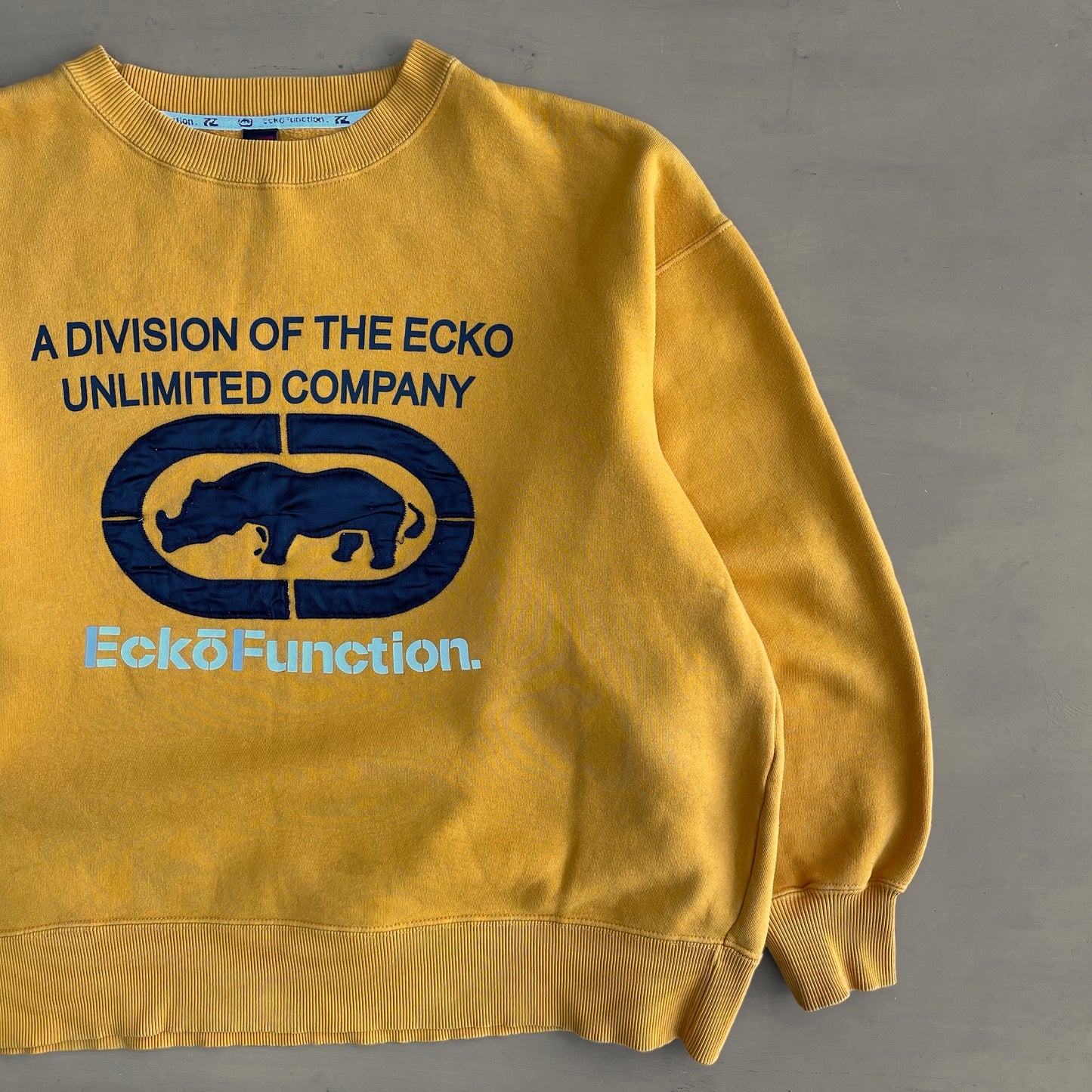 Early 2000s Ecko function sweatshirt (M)