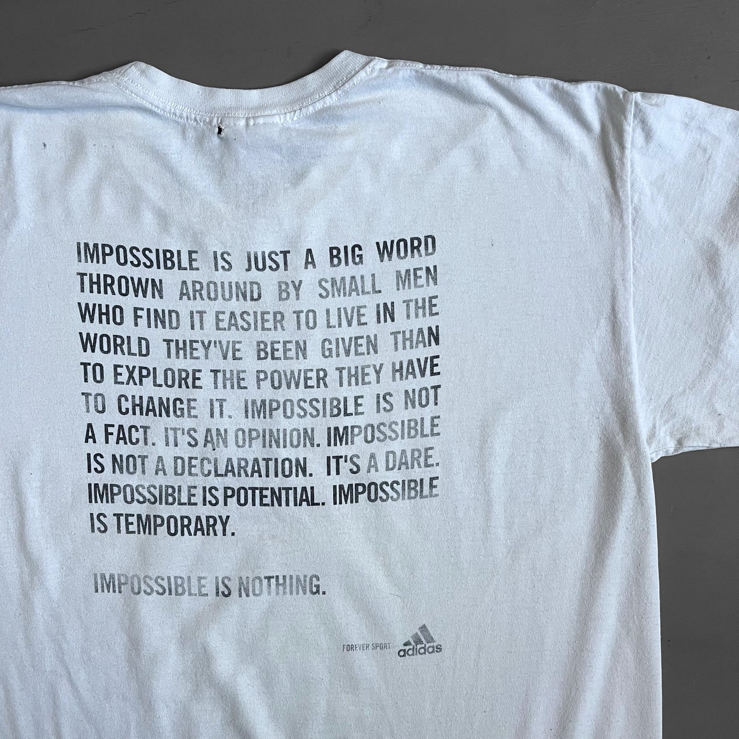 2002 Muhammad Ali Adidas impossible is nothing T-shirt (M)