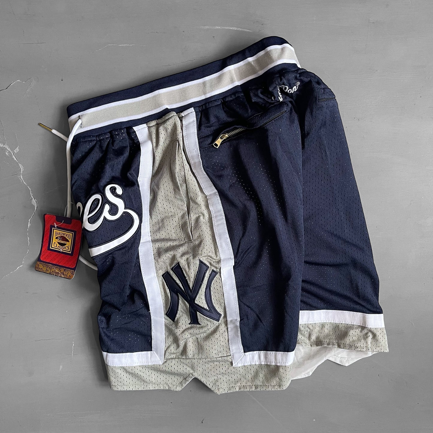 2000s New York Yankees shorts (M)