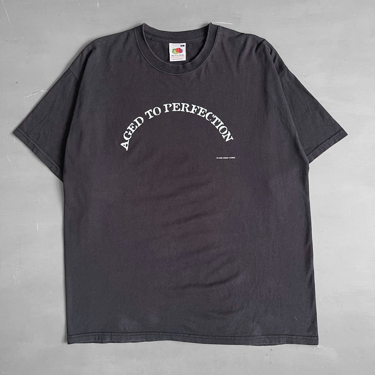 2000s Aged to perfection T-shirt (XL)