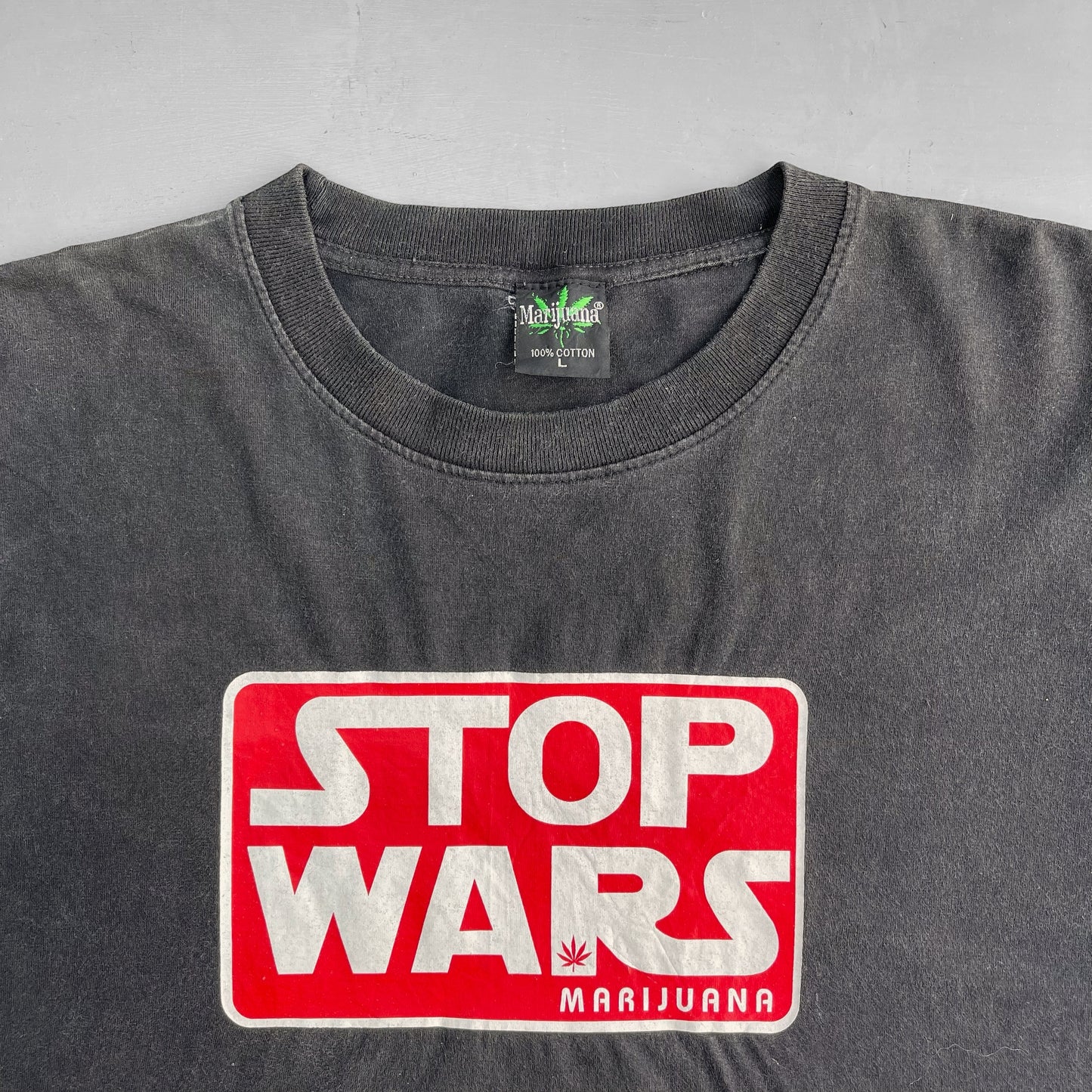 2000s Stop Wars marijuna T-Shirt (L)