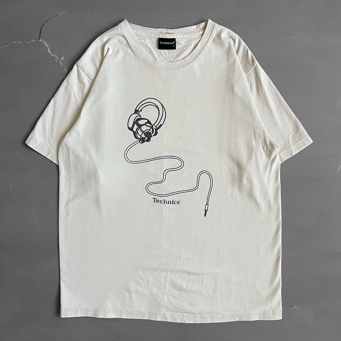 Early 2000s Technics headphones T-shirt (L)