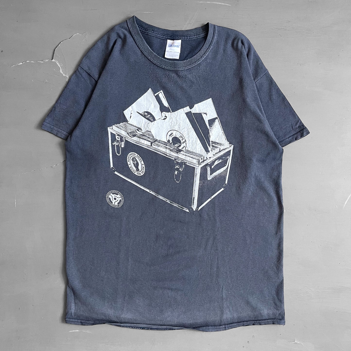 Mid 2000s northern soul vinyl T-shirt (M)