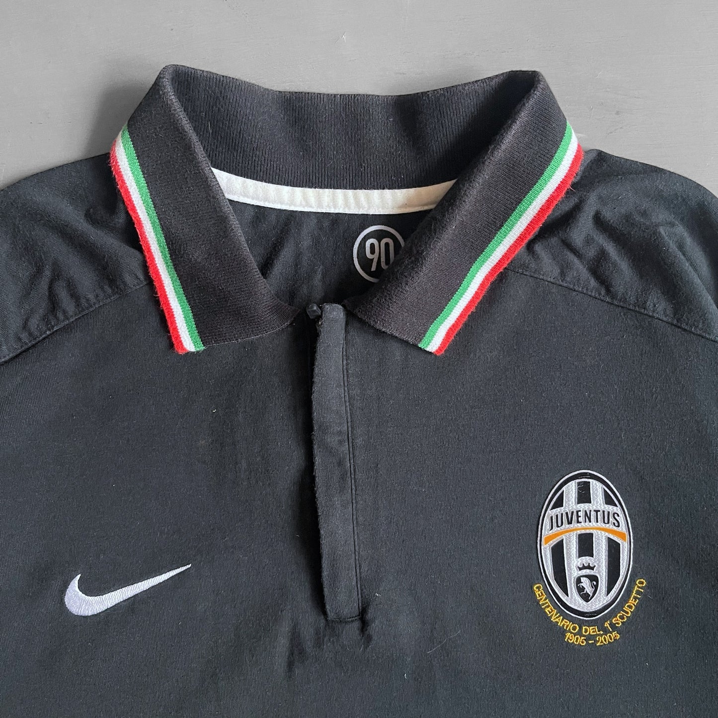 2005 Juventus zip polo shirt (XL)